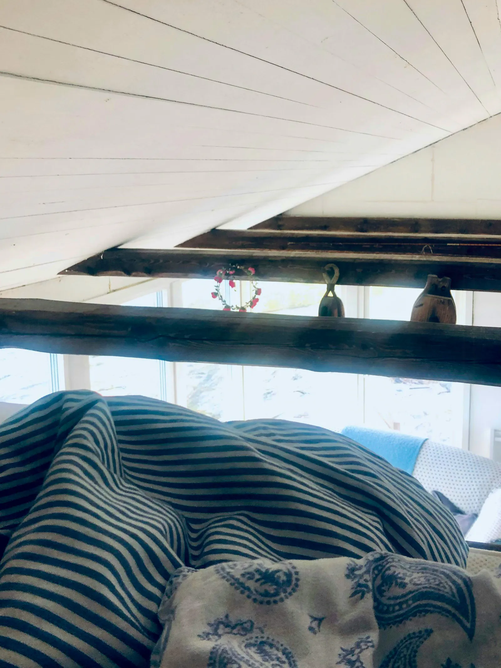 Stuga med havsutsikt på skärgårdsön Kårholmen – bild 7 av 13