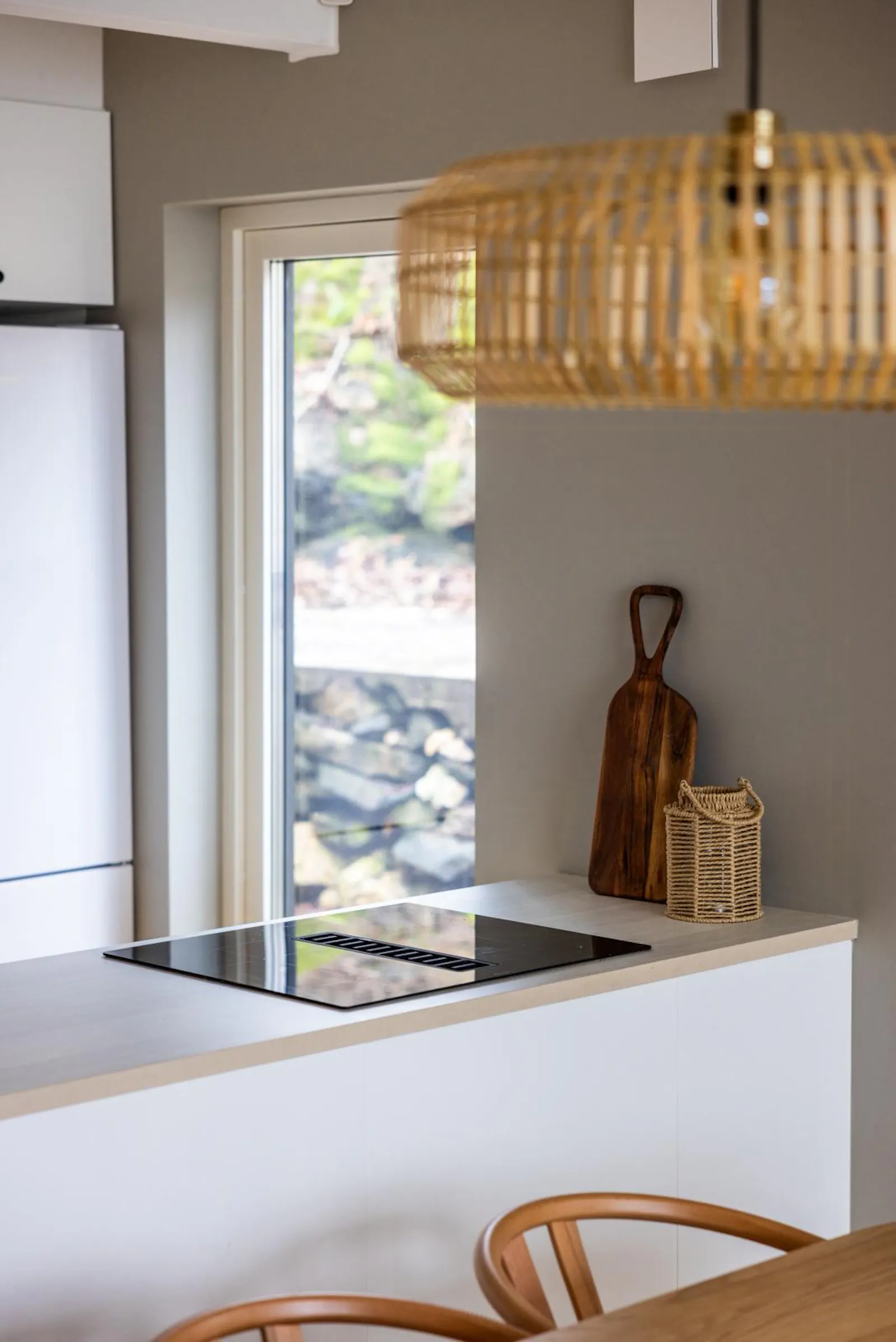 Modern skogsvilla med havsutsikt och bastu – bild 6 av 24