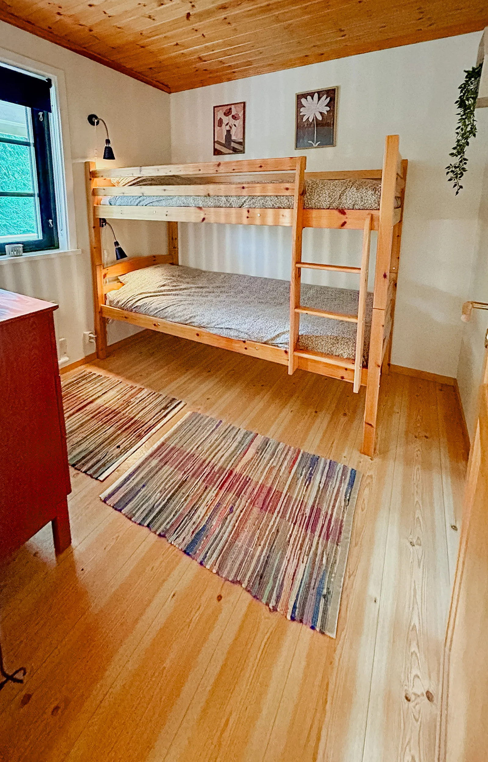 Rött skogshus med bastu nära Sunne – bild 17 av 24