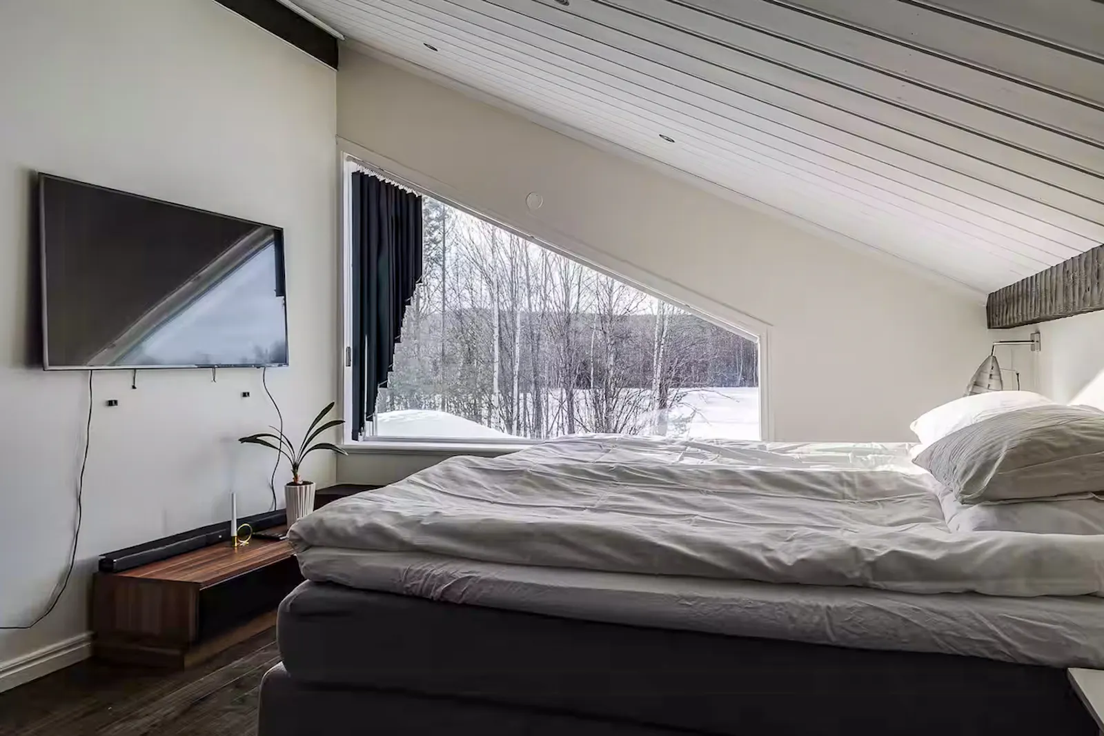 Drömhus vid älven med jacuzzi och bastu – bild 21 av 24