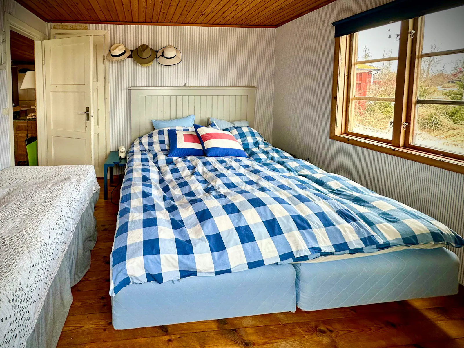 Skärgårdsgård med strand vid Tjocköfjärden – bild 10 av 24