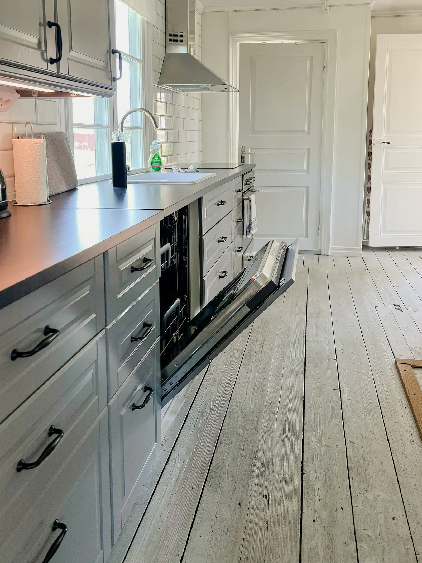Stuga med glasveranda och vedugn i Kvilla – bild 5 av 21