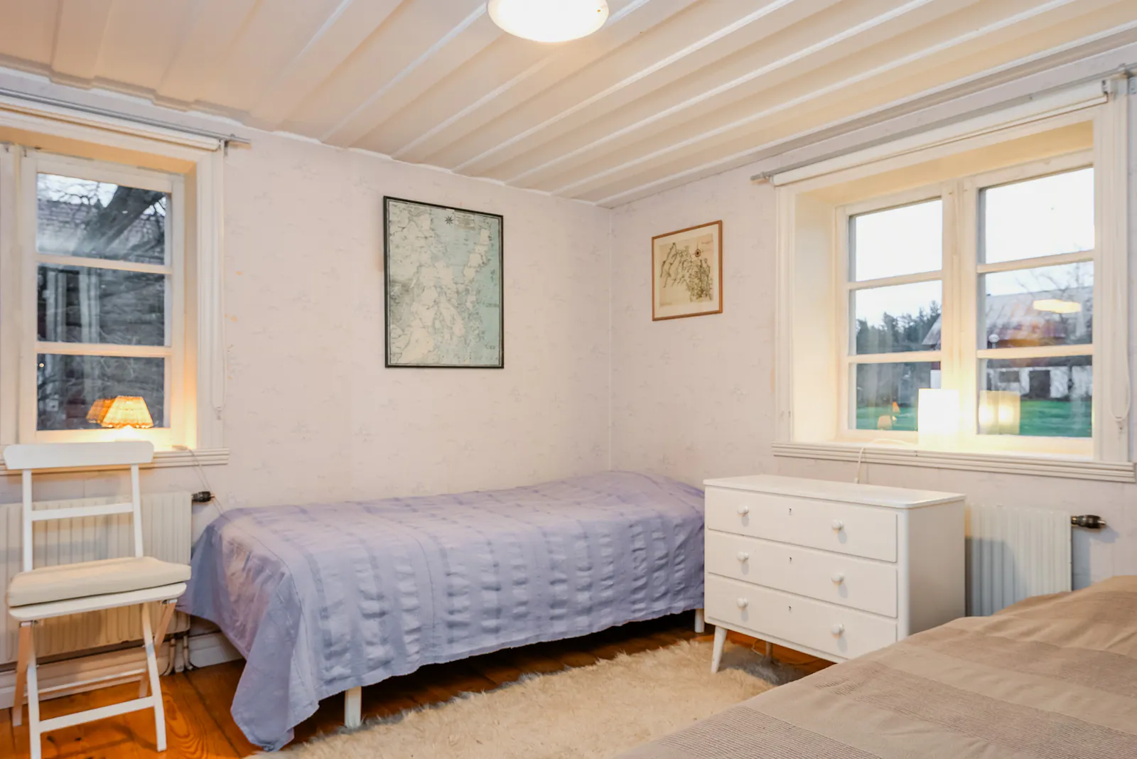 Timmerhus från 1800-talet på stor lantlig tomt – bild 7 av 17