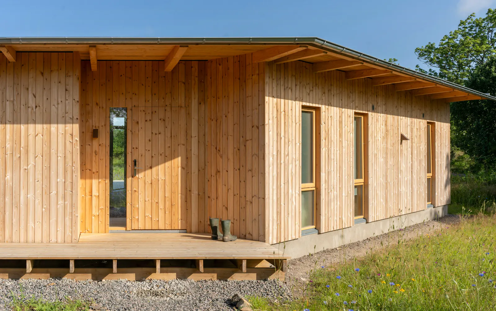 Arkitektritat hus på äng i Torekov – bild 21 av 24