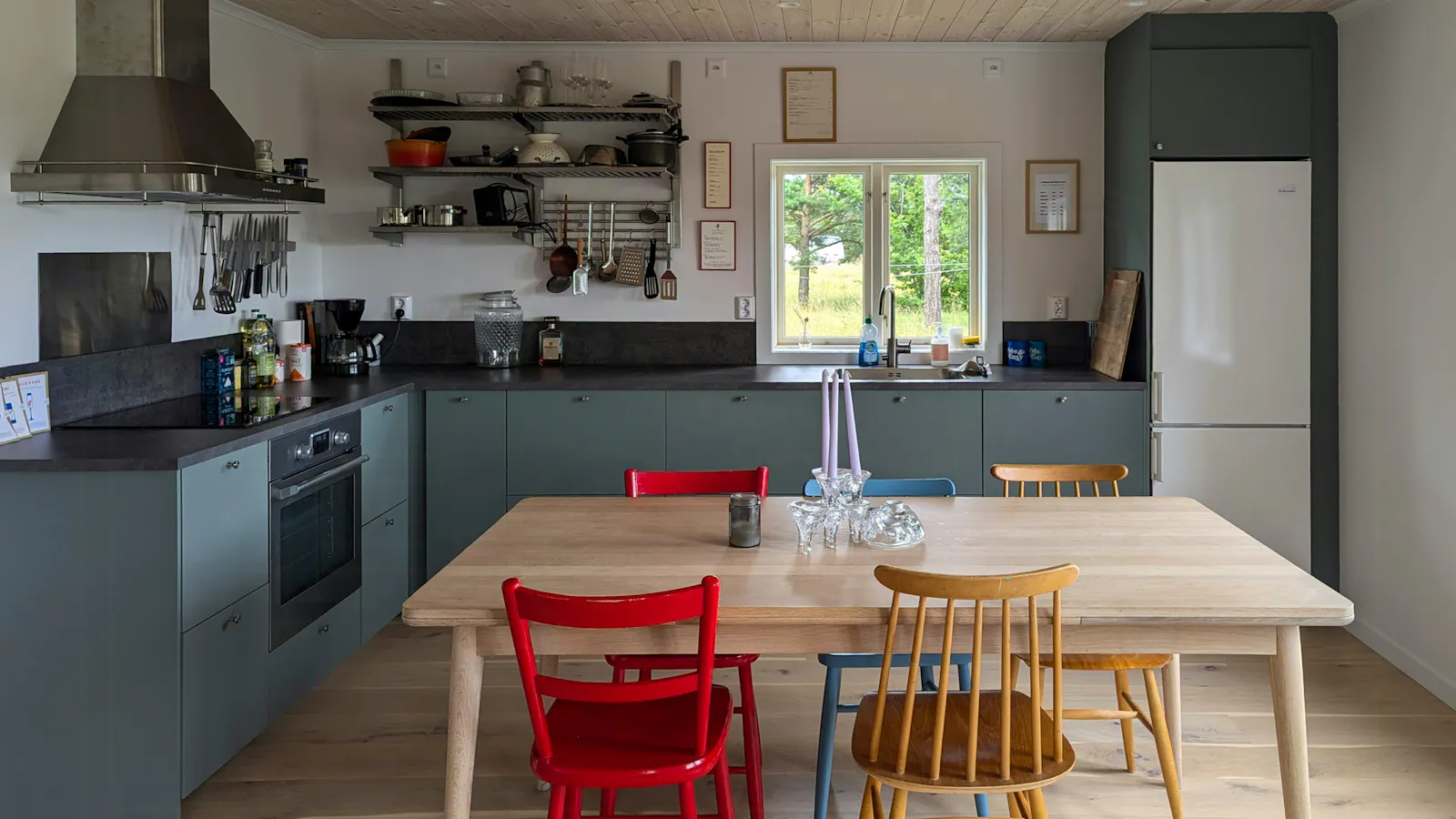 Charmig stuga nära havet på Fårö – bild 2 av 19