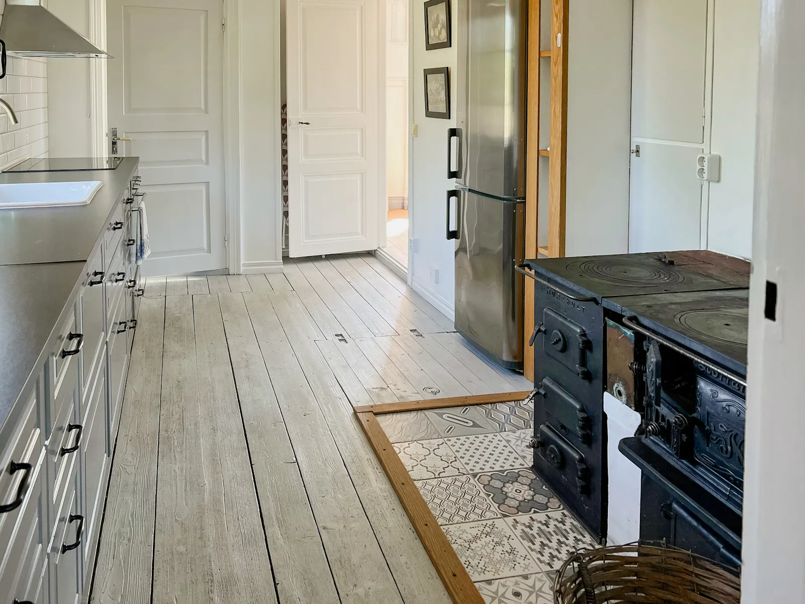 Stuga med glasveranda och vedugn i Kvilla – bild 12 av 21
