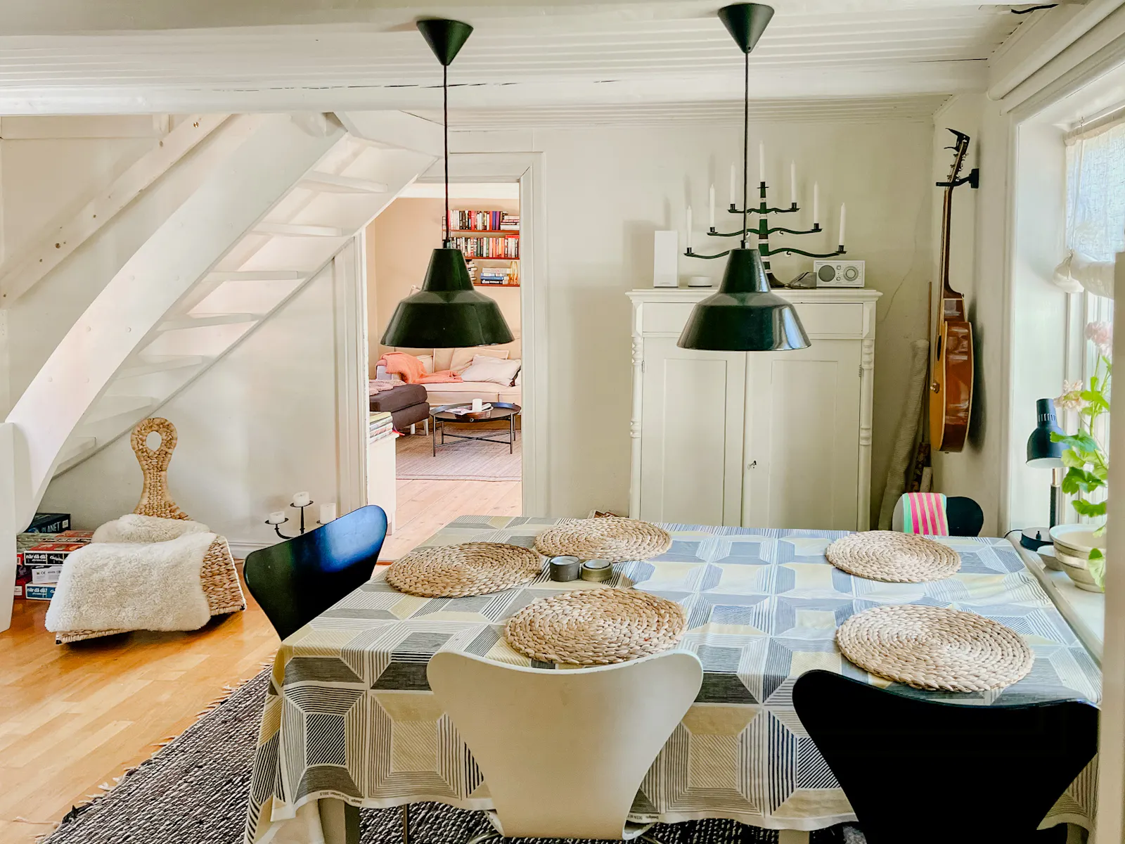 Lantlig bondgård från 1800-talet vid Västra Näs – bild 4 av 24