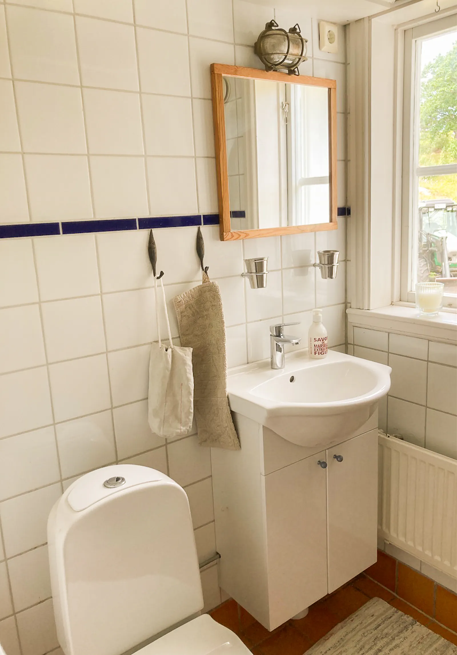 Gårdshus i Bohuslän nära hav och natur – bild 23 av 24