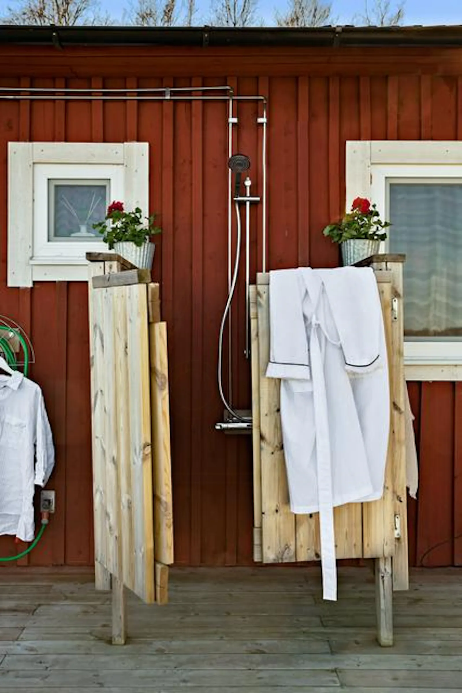 Stuga med strandtomt, båt och brygga i Småland – bild 14 av 24