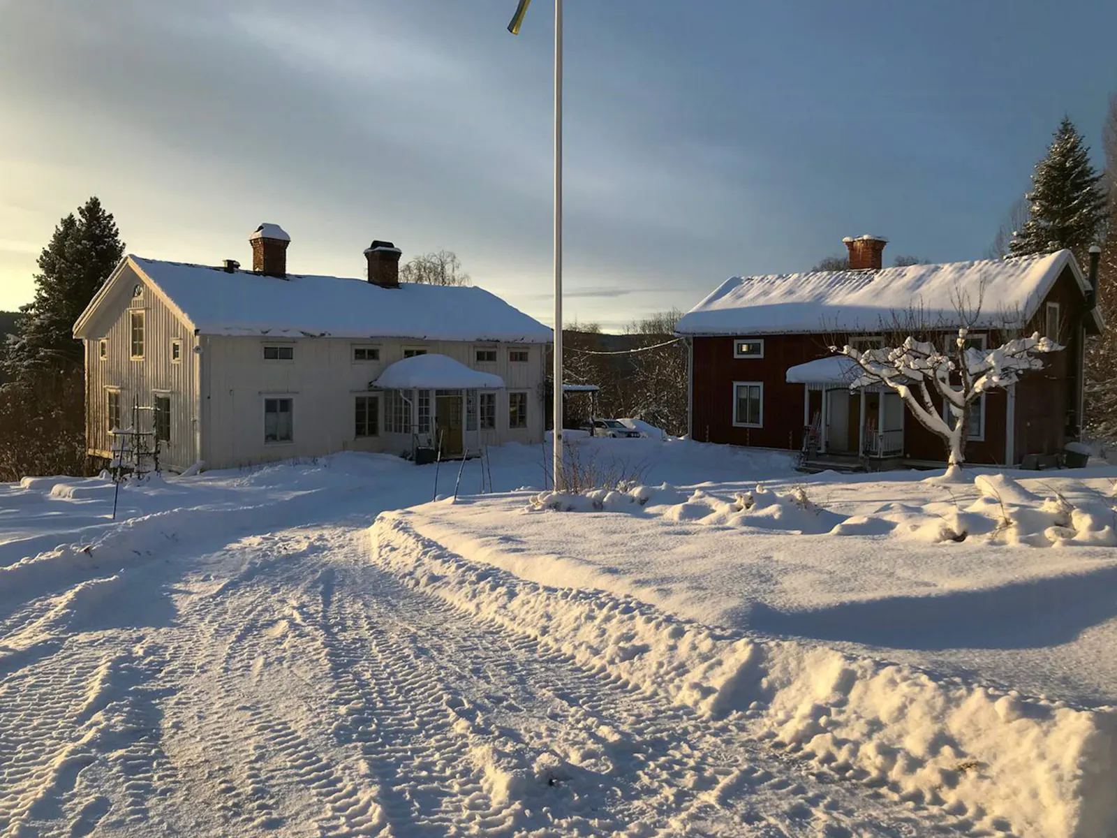 Timmerhus med bastu vid Ljungan – bild 20 av 20