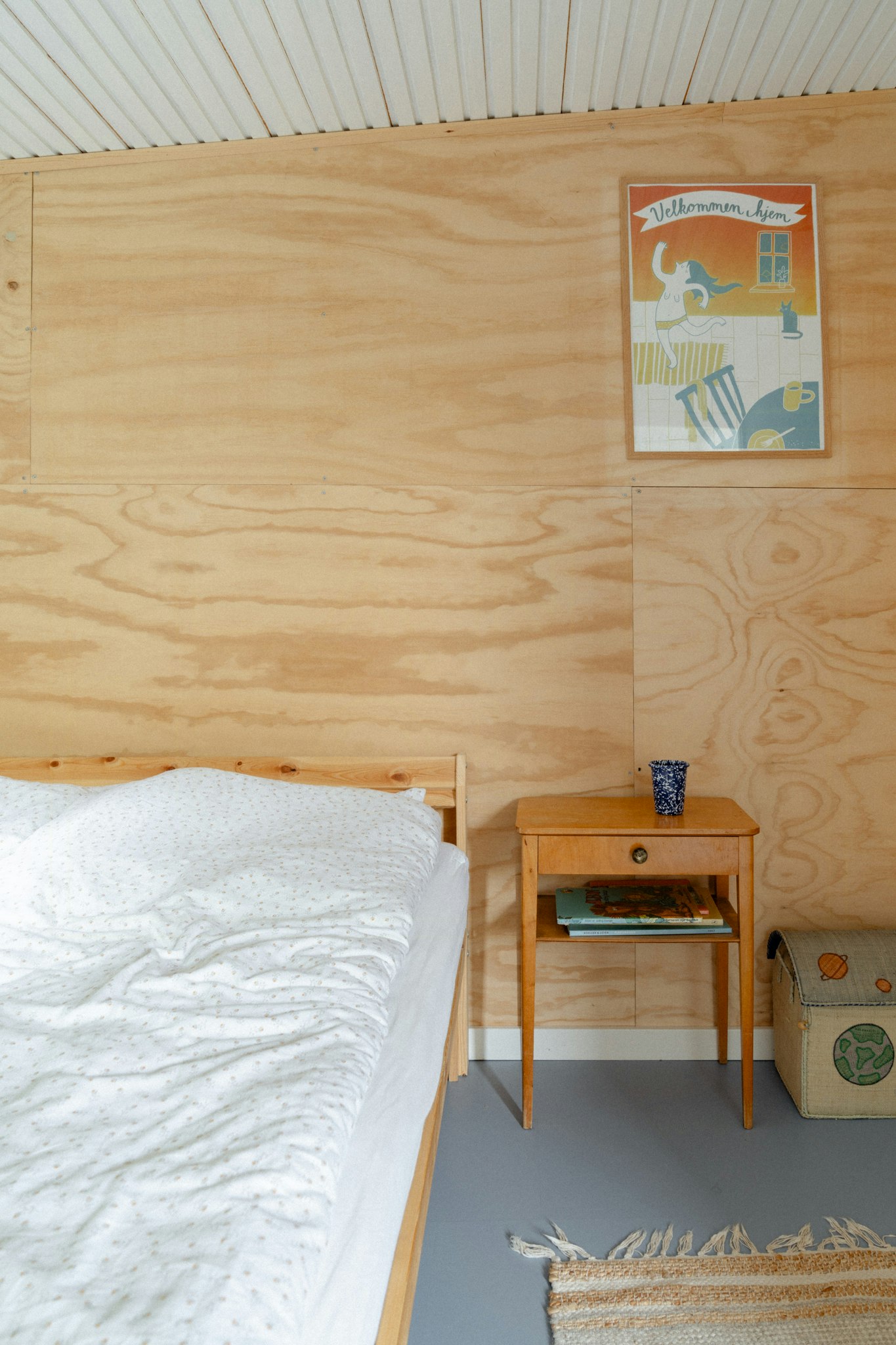 Upplev Cecilies och Bos stuga själv. Boka den här.