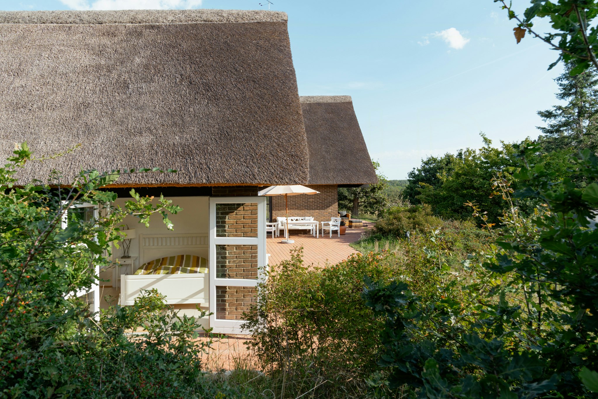 Last minute holiday homes cover image