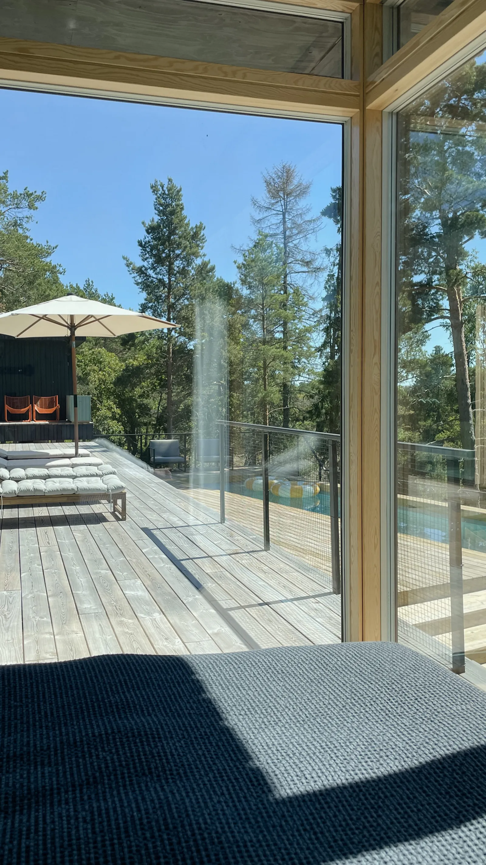 Paradis med pool nära naturens vackra vyer – bild 18 av 24