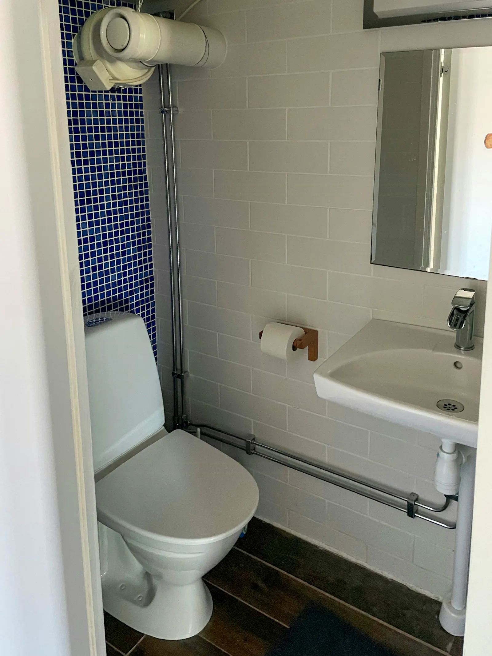 Bergshus med utsikt över Rönnängs skärgård – bild 21 av 24