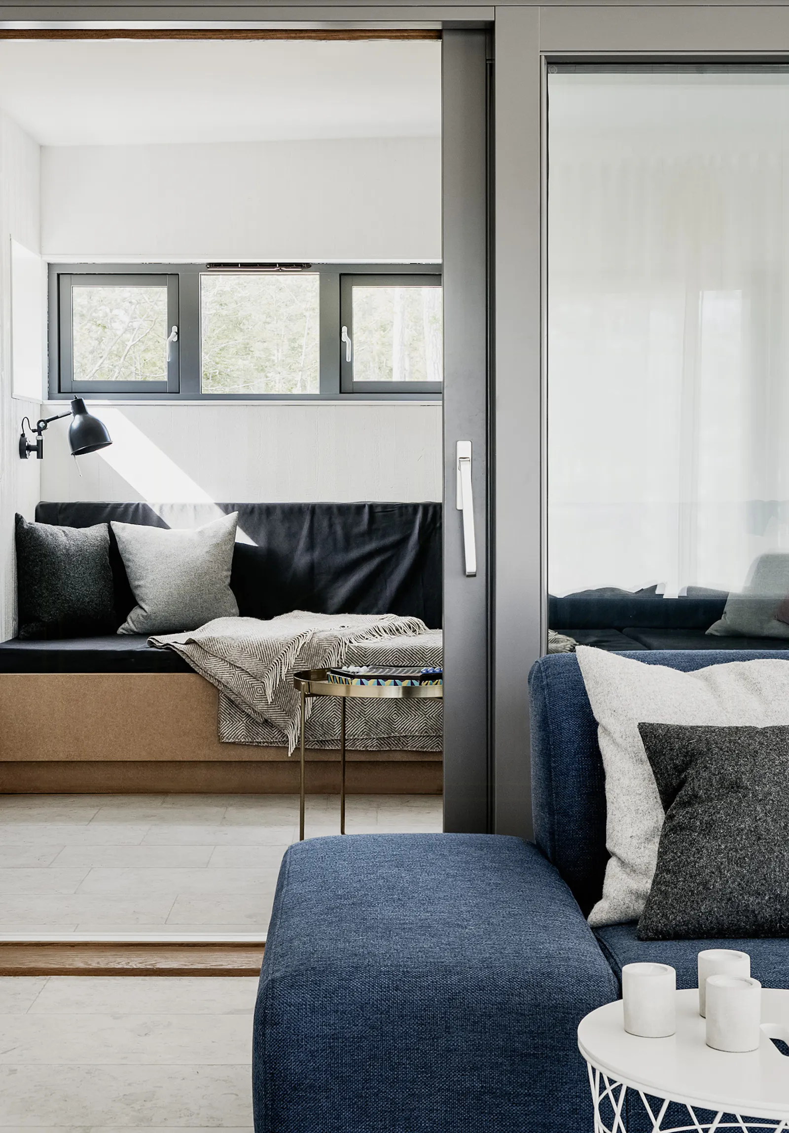 Arkitektritat hus med havsutsikt i Ljugarn – bild 8 av 24