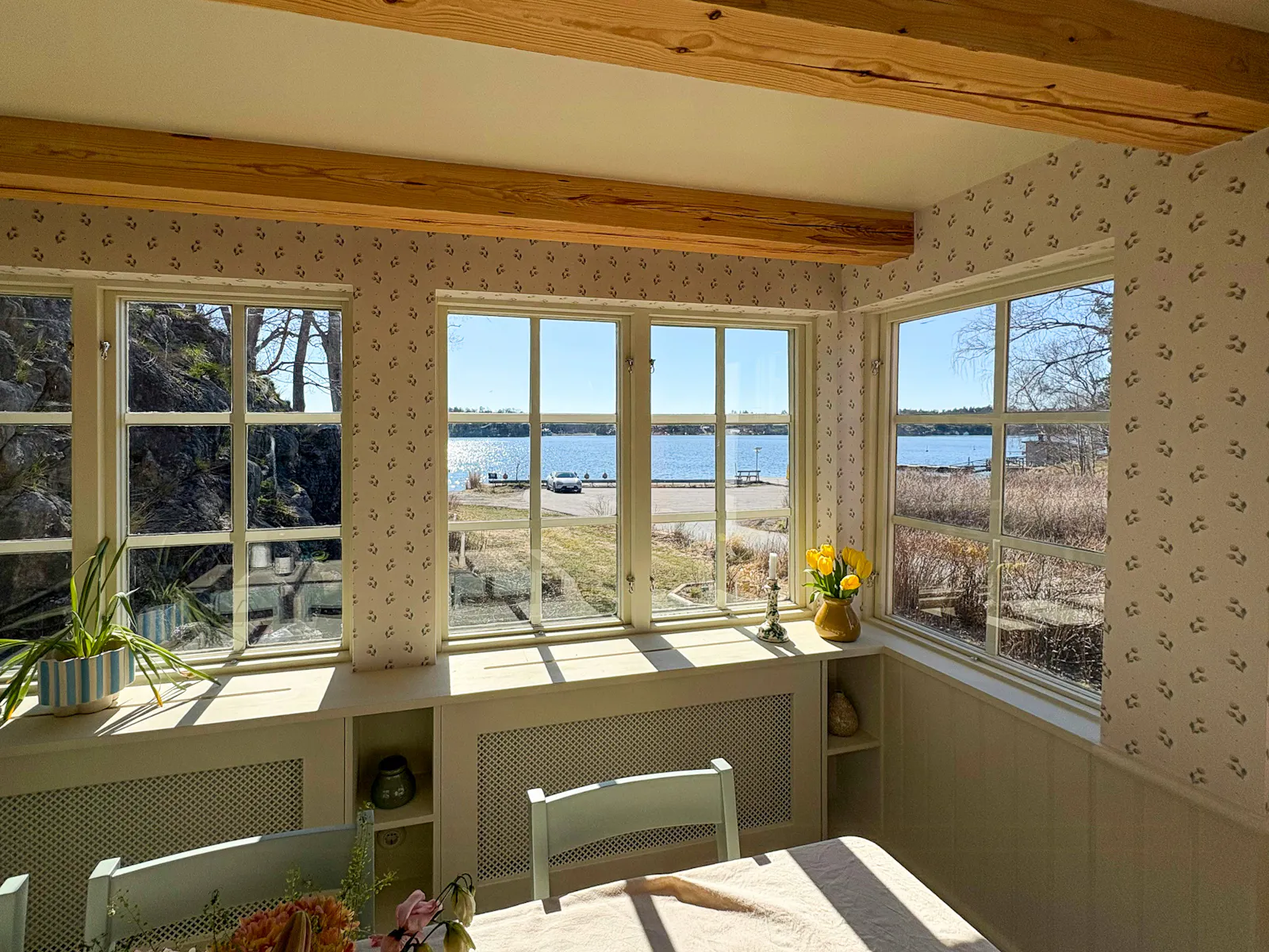 Nyrenoverat hus vid havet på Värmdö – bild 11 av 24