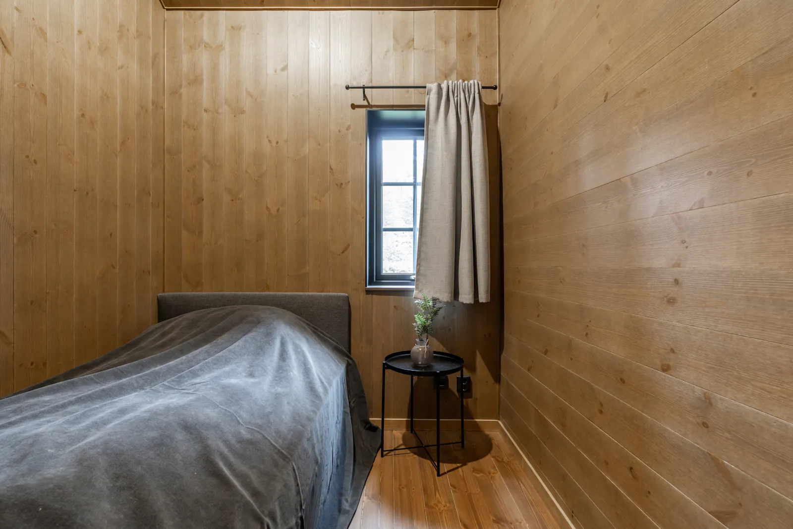 Modernt hus med bastu och fjällutsikt – bild 17 av 24
