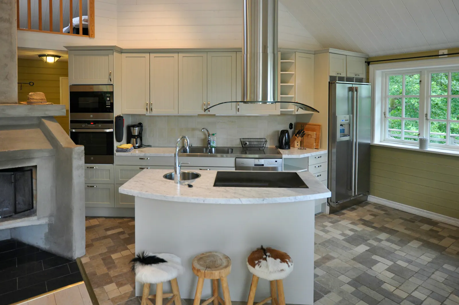 Sjöhus med bastu och brygga nära Vättern – bild 6 av 22