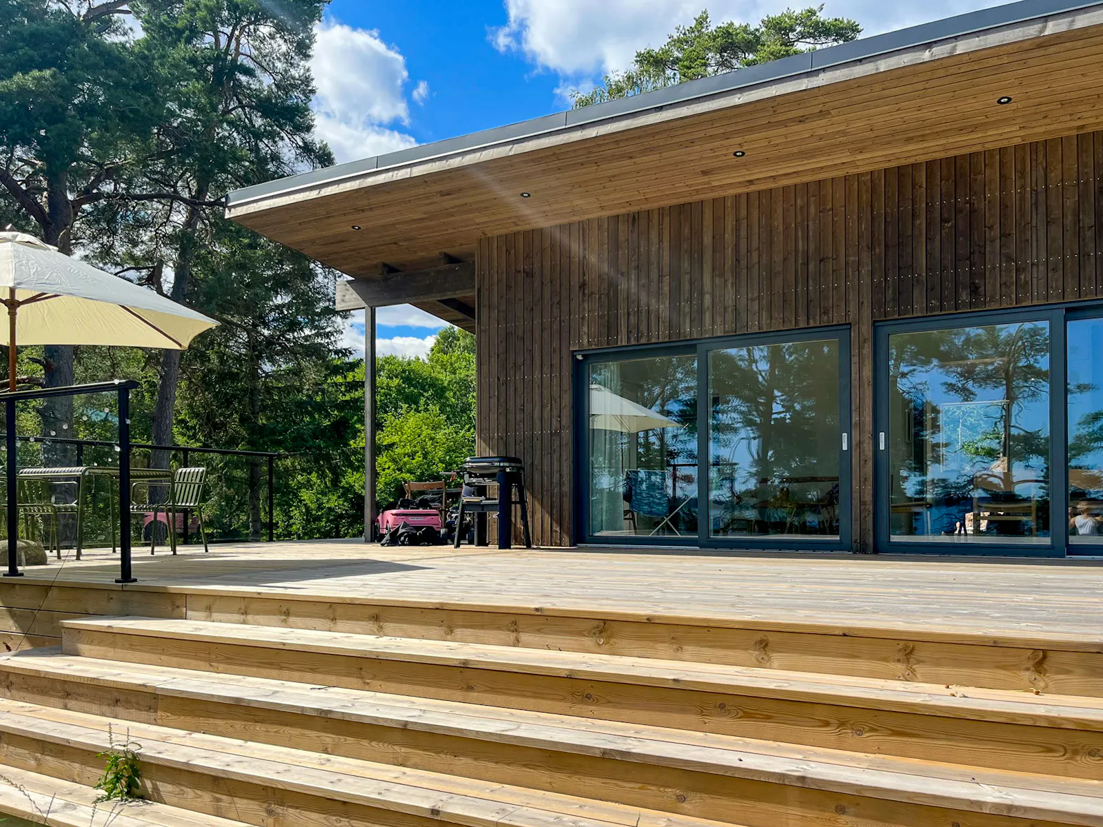 Hus med utsikt mot fjärden på Dalarö – bild 4 av 22