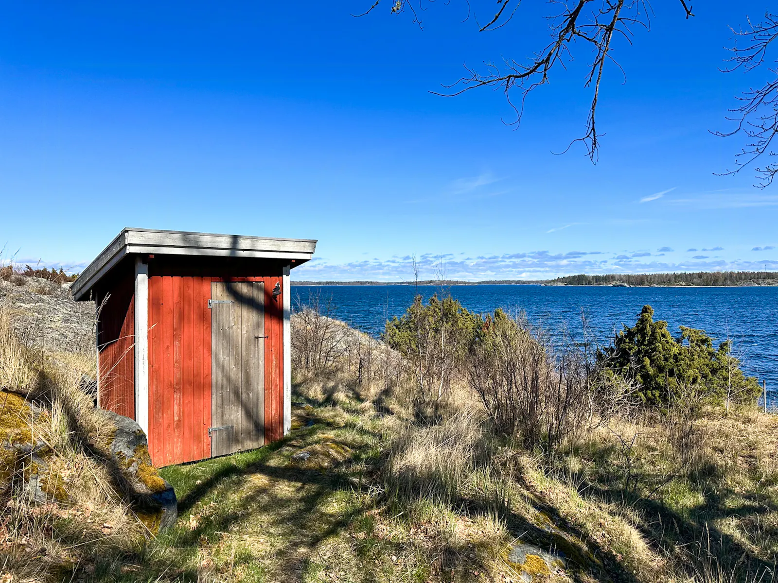 Skärgårdsgård med strand vid Tjocköfjärden – bild 14 av 24