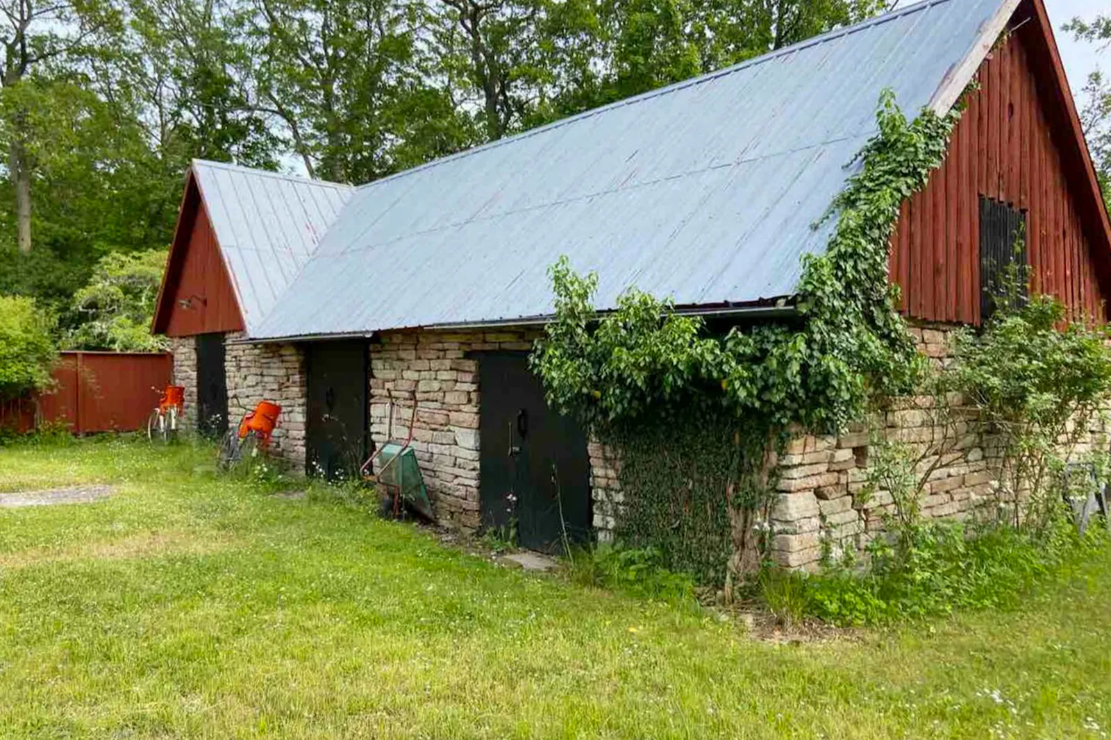 Rustik gård i avskilt Knisa på Öland – bild 16 av 23