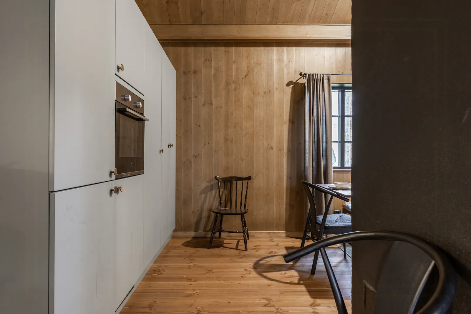 Modernt hus med bastu och fjällutsikt – bild 7 av 24