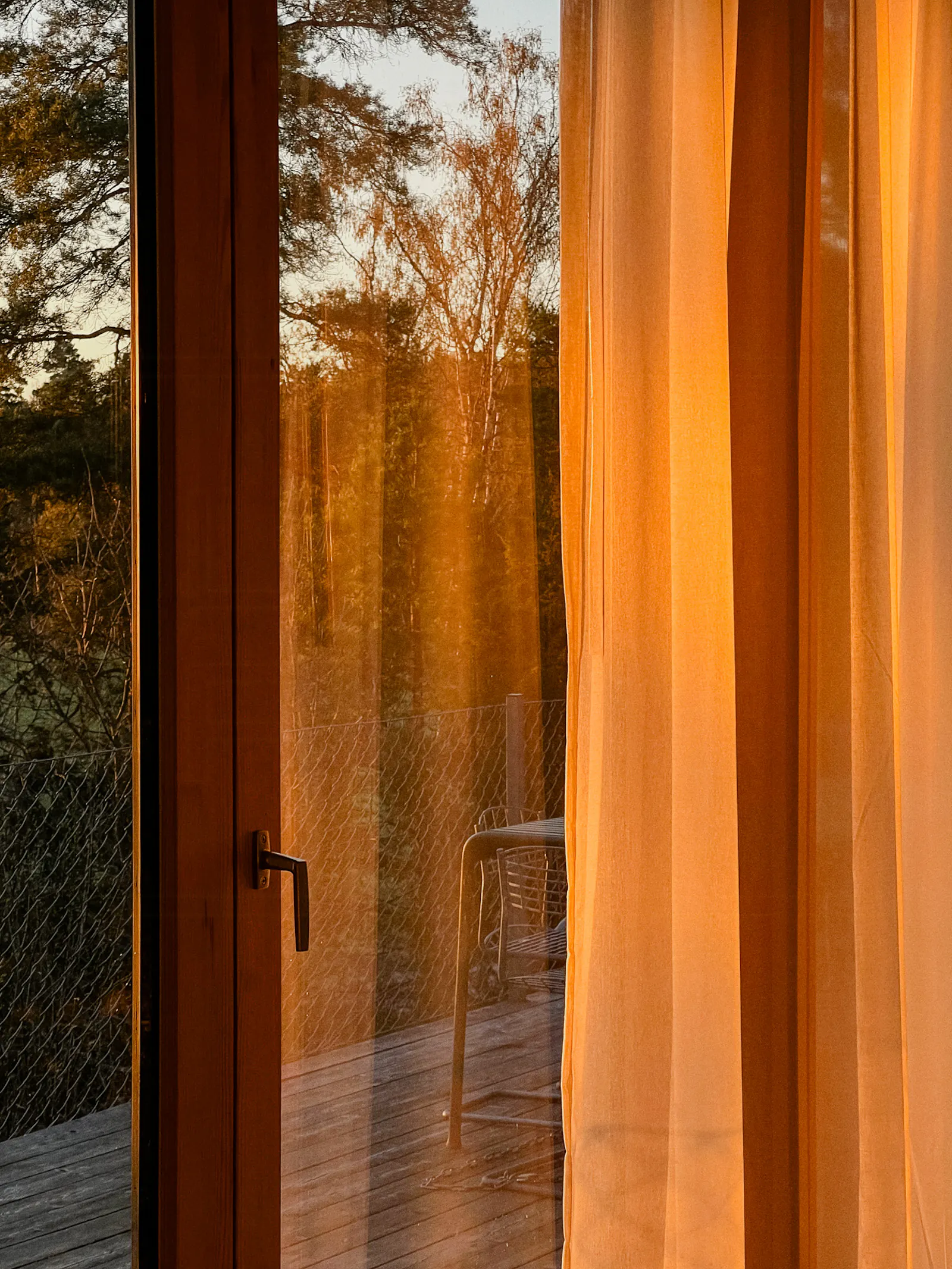 Handbyggd stuga vid Sörmlandsleden – bild 21 av 24