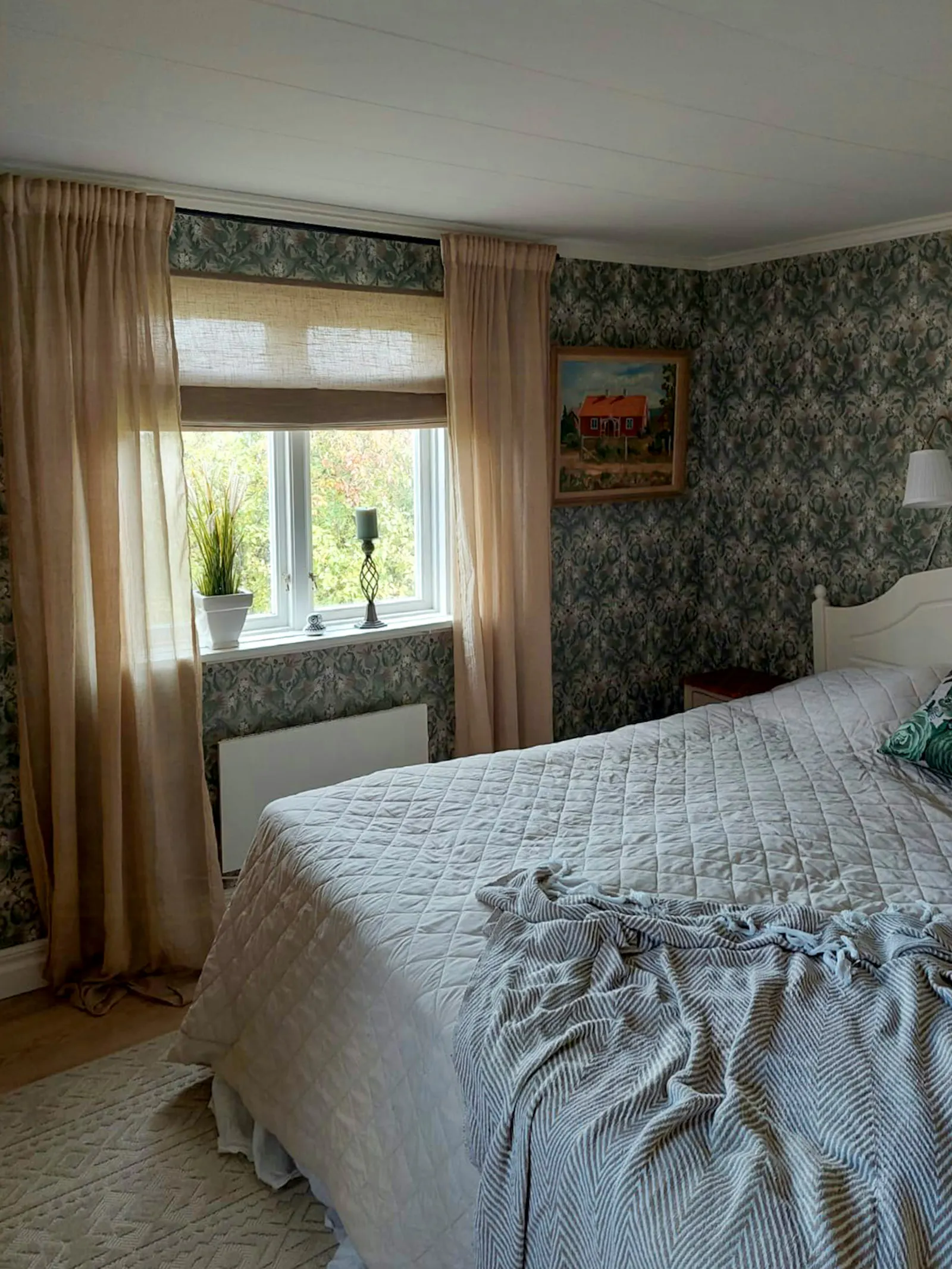 Nyrenoverad stuga i hjärtat av Löttorp – bild 8 av 14