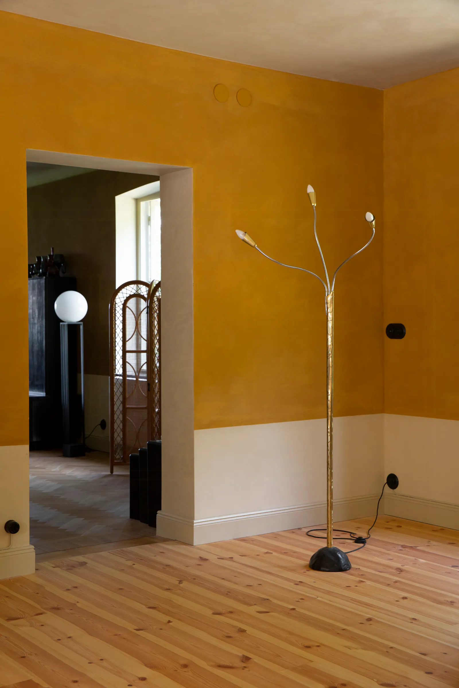 Stilfull gård med designinteriör på Österlen – bild 20 av 24