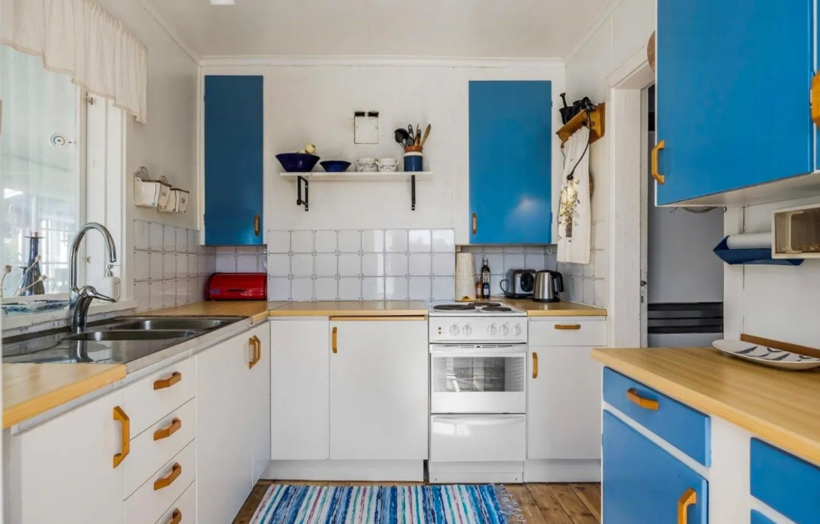 Hus med egen brygga i Kuggören – bild 6 av 24