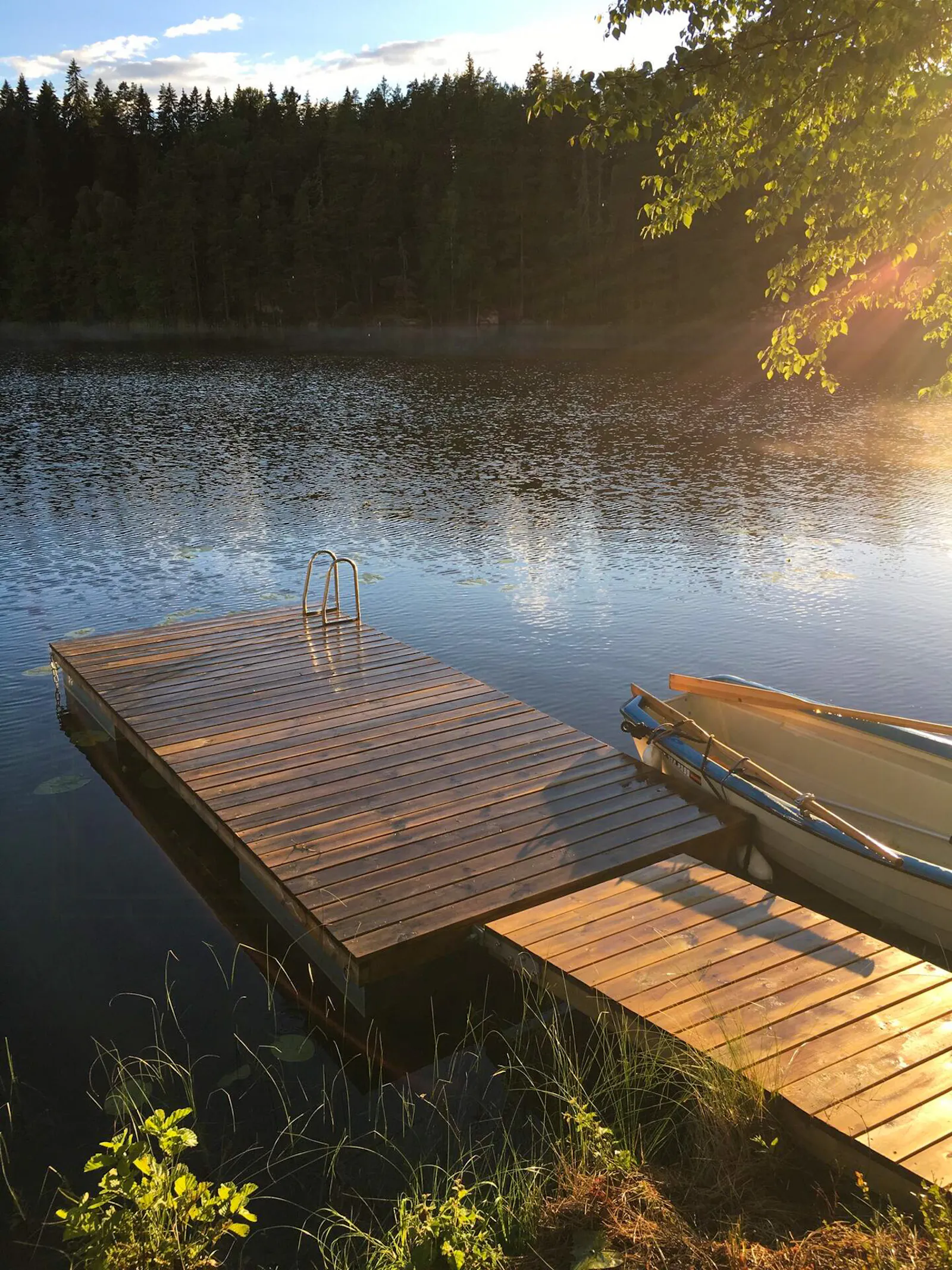 Modern stuga med bastu vid insjön i Bjäsäter – bild 17 av 24