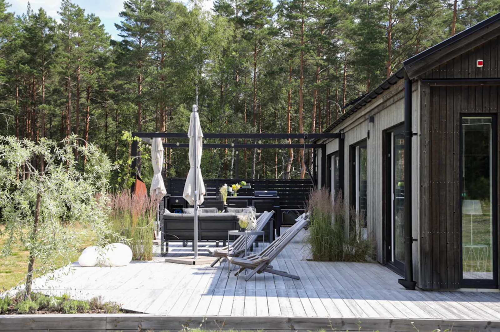 Sjöstuga med solnedgångar över Försjön – bild 24 av 24