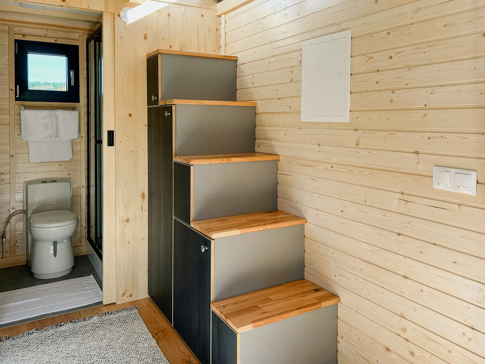 Minihus mellan åkrar och hav på Vässingsö – bild 8 av 24