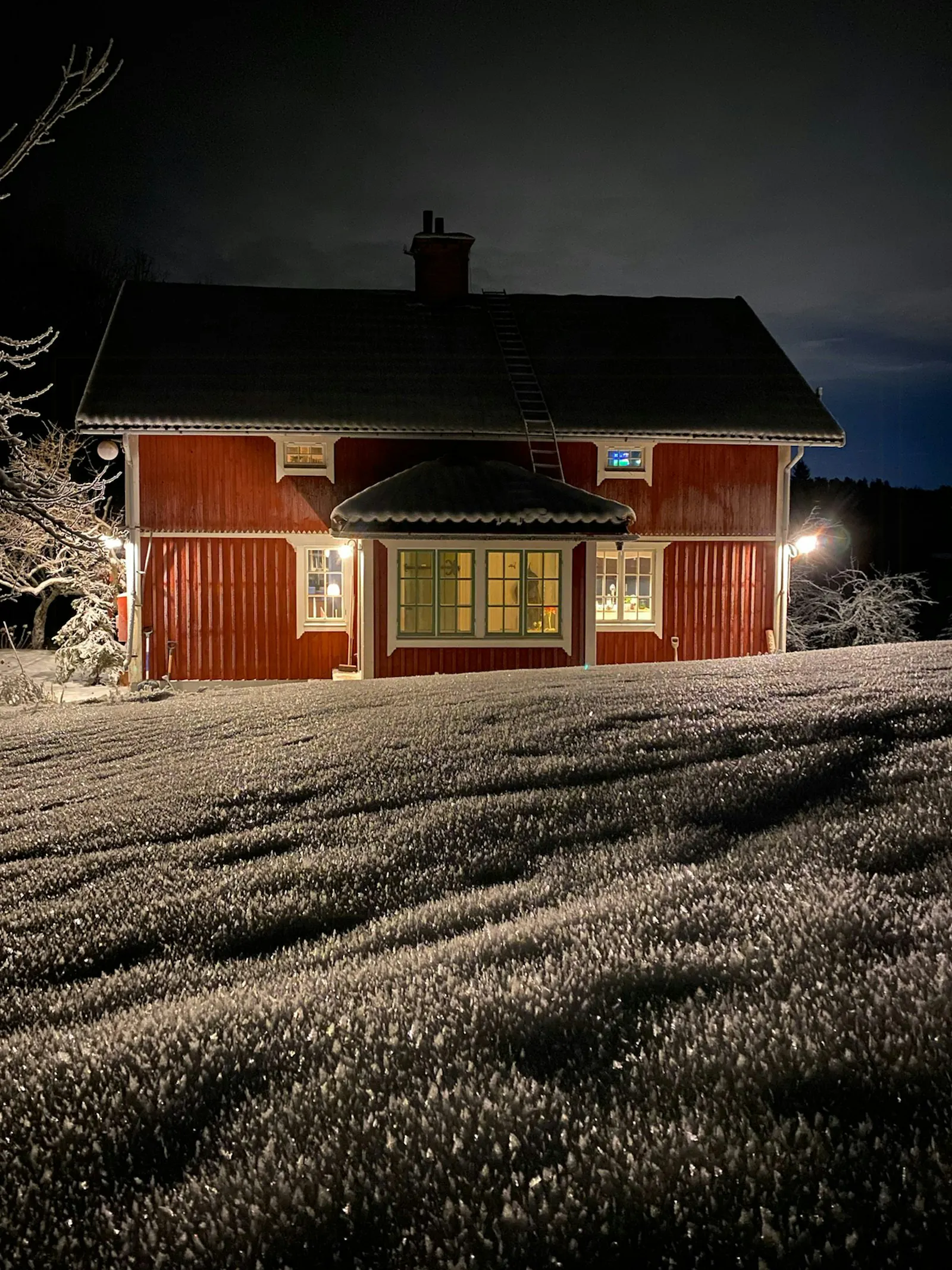 Renoverad villa från 1916 vid sjön i Nykvarn – bild 23 av 24