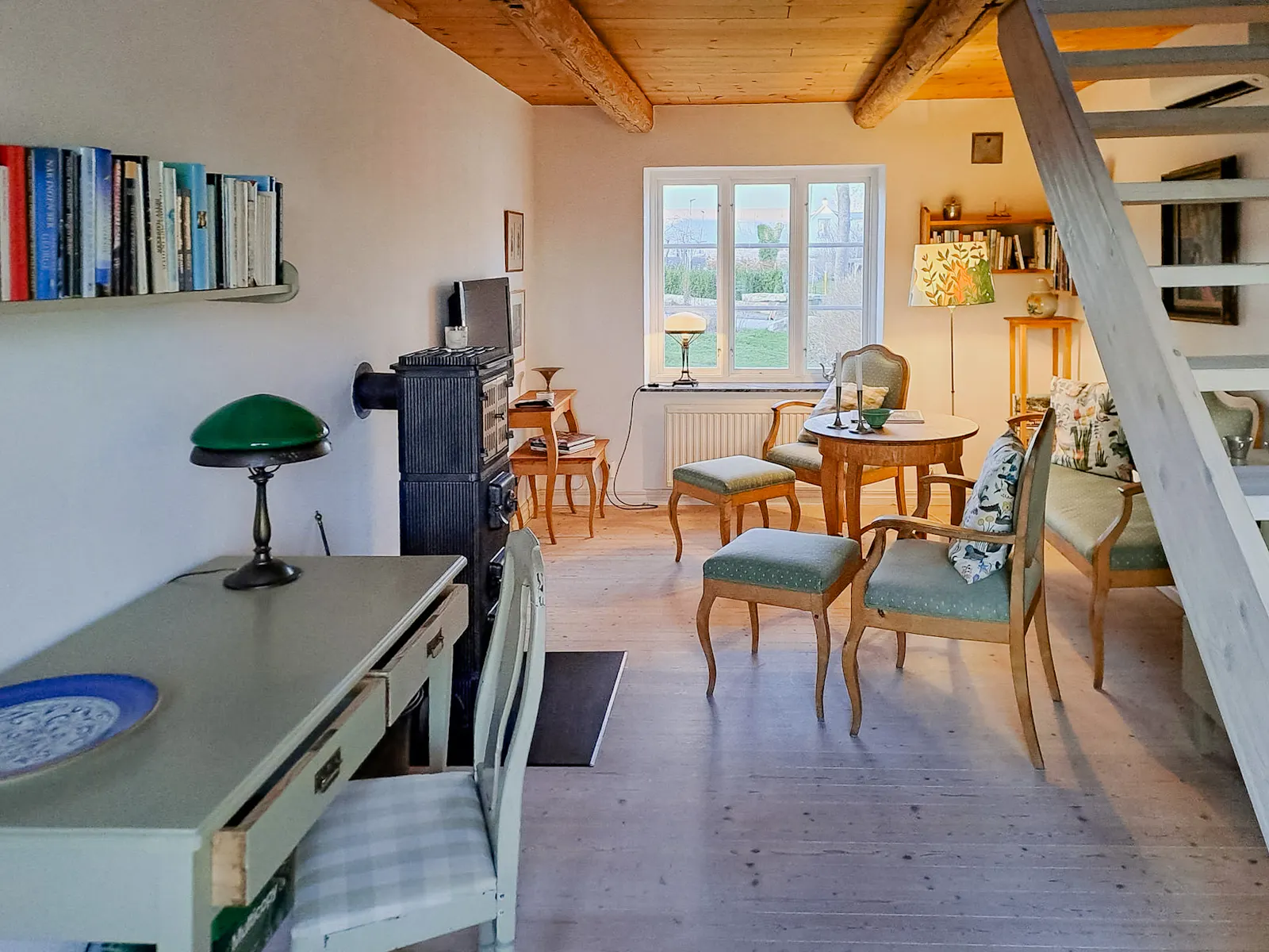 Hus vid kvarn i fiskeläget Brantevik – bild 3 av 11