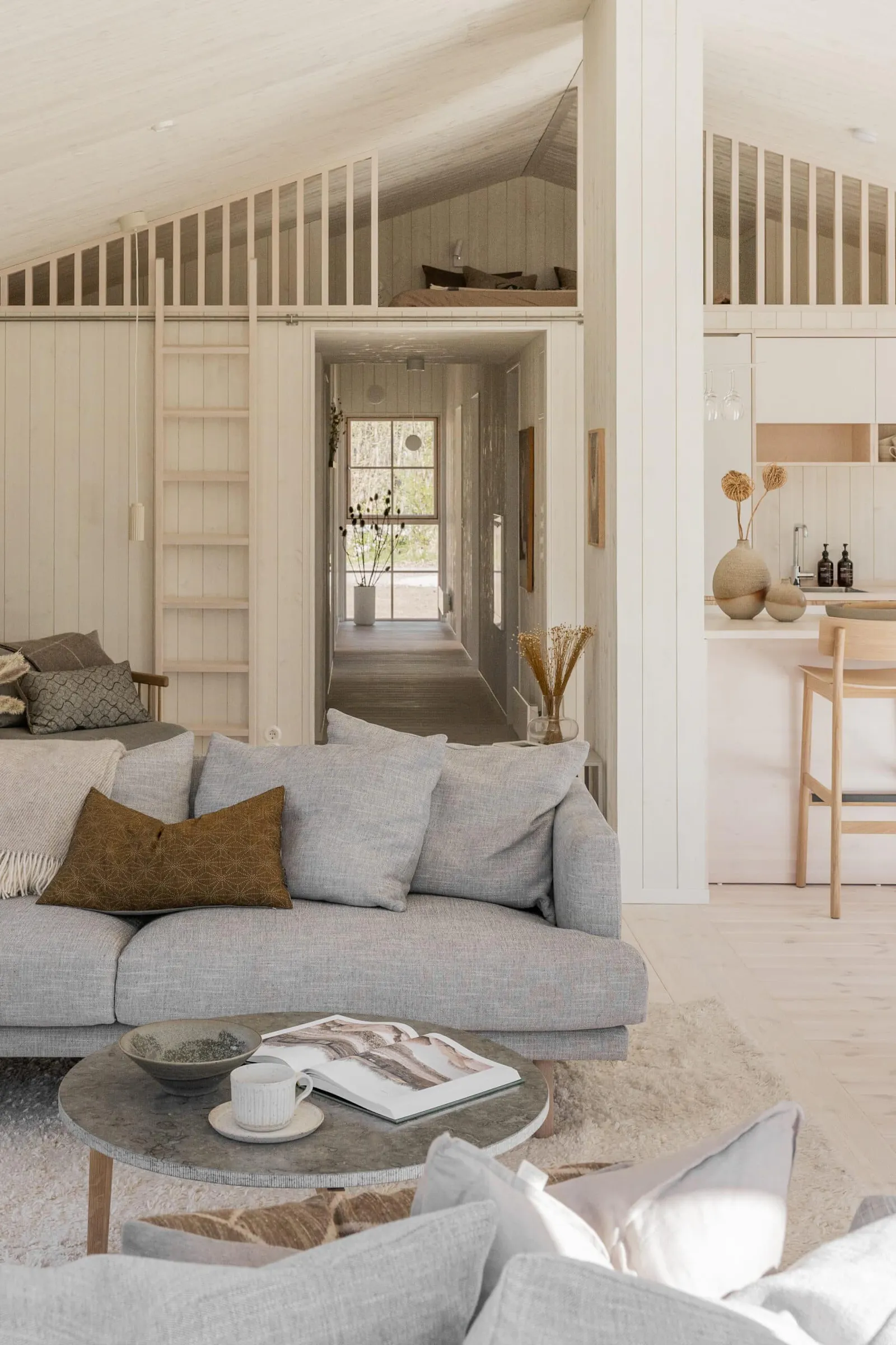 Drömgård i Stora Rör med lantlig idyll nära bad – bild 6 av 18