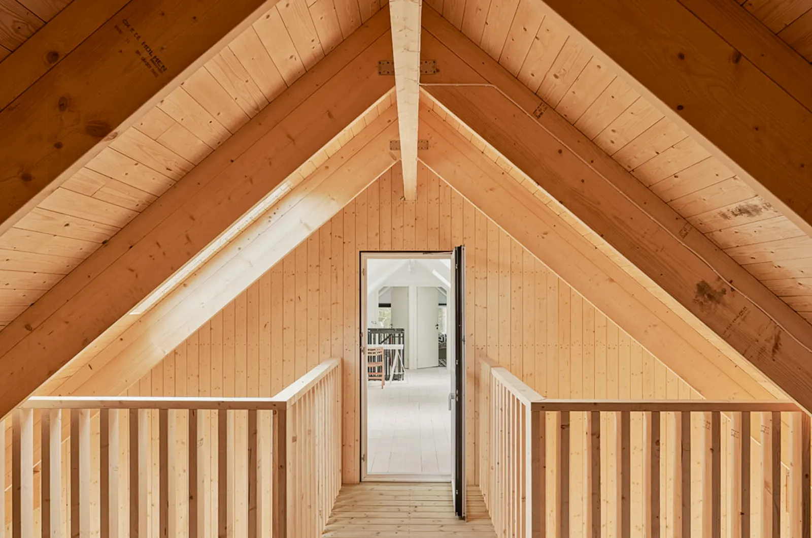 Modernt hus i Staveström, Stockholms skärgård – bild 10 av 24