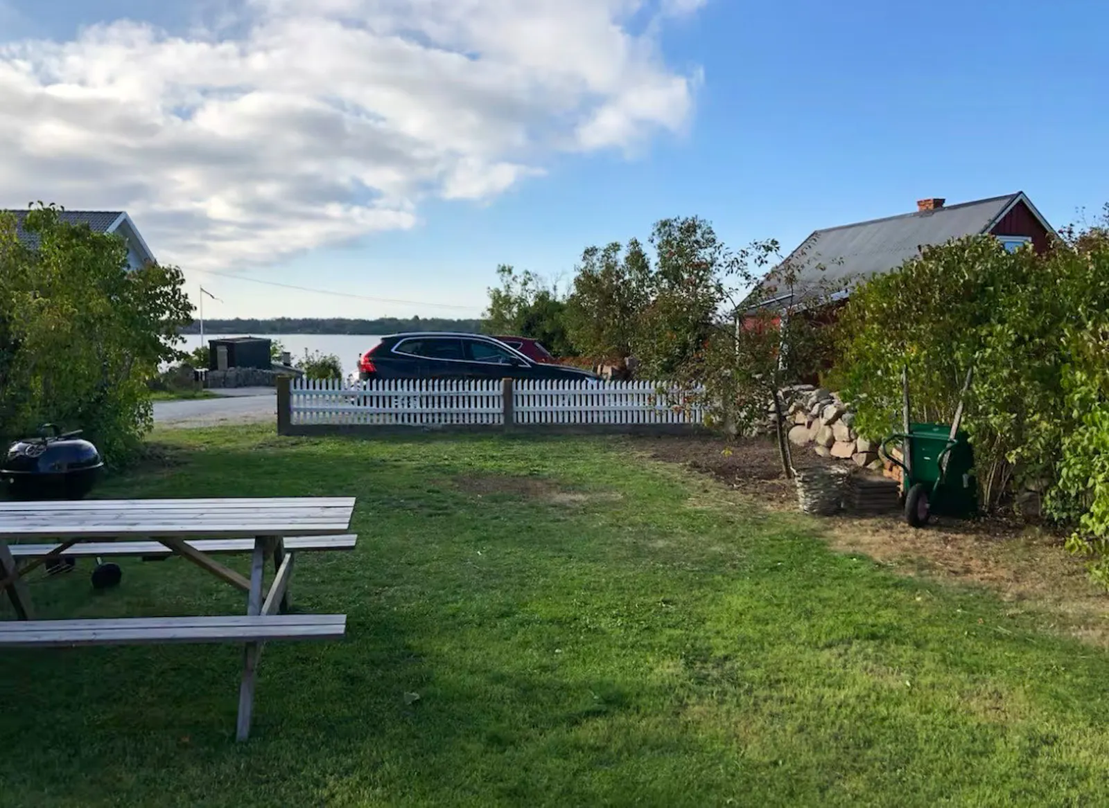 Skärgårdsstuga med gästhus på Sturkö – bild 13 av 19