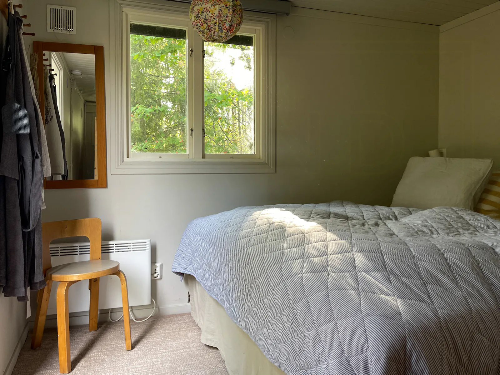 Hus vid skogen mellan Strängnäs och Stockholm – bild 13 av 24
