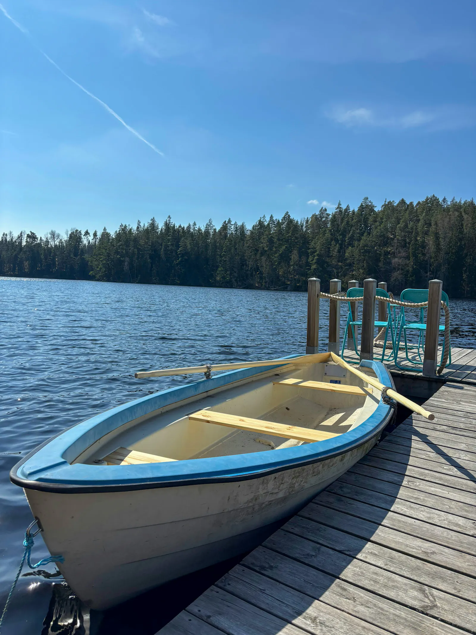 Modern stuga med bastu vid insjön i Bjäsäter – bild 23 av 24