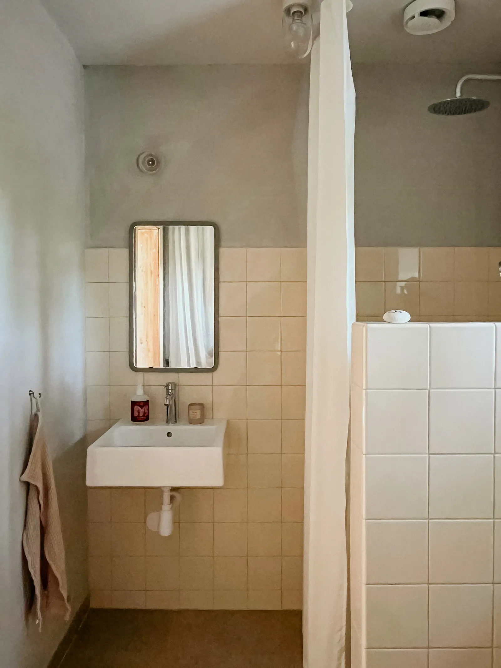 Designat hus med återbrukade detaljer i Österlen – bild 21 av 24
