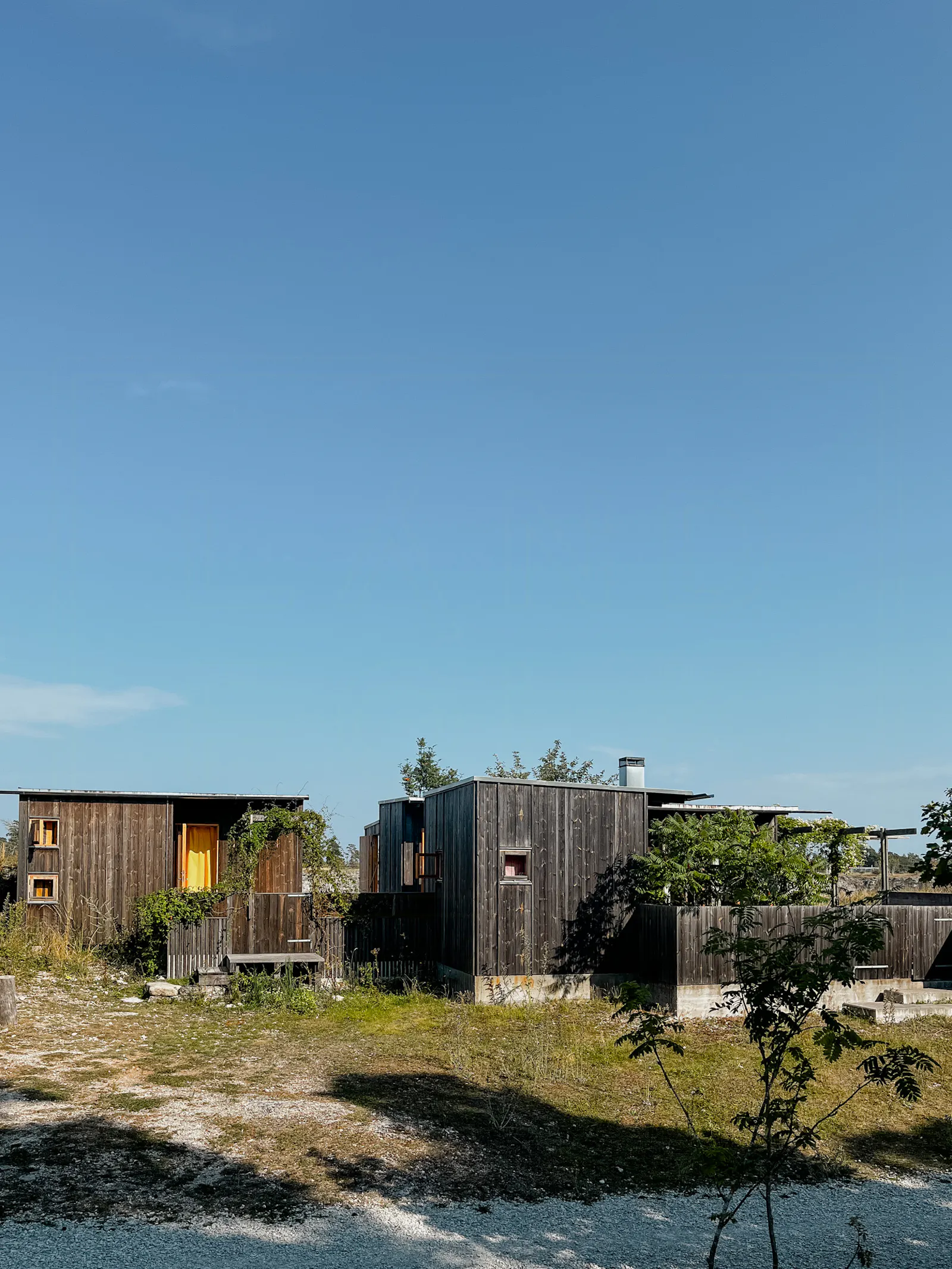 Arkitektritat hus på klippkanten vid Bungenäs – bild 15 av 21