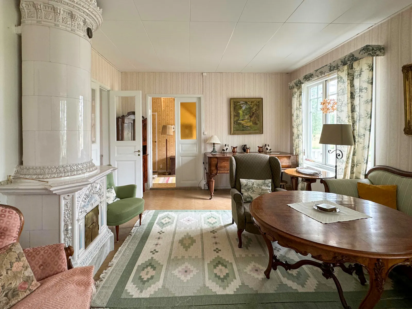 Historisk prästgård vid sjön i Dalskog – bild 12 av 24