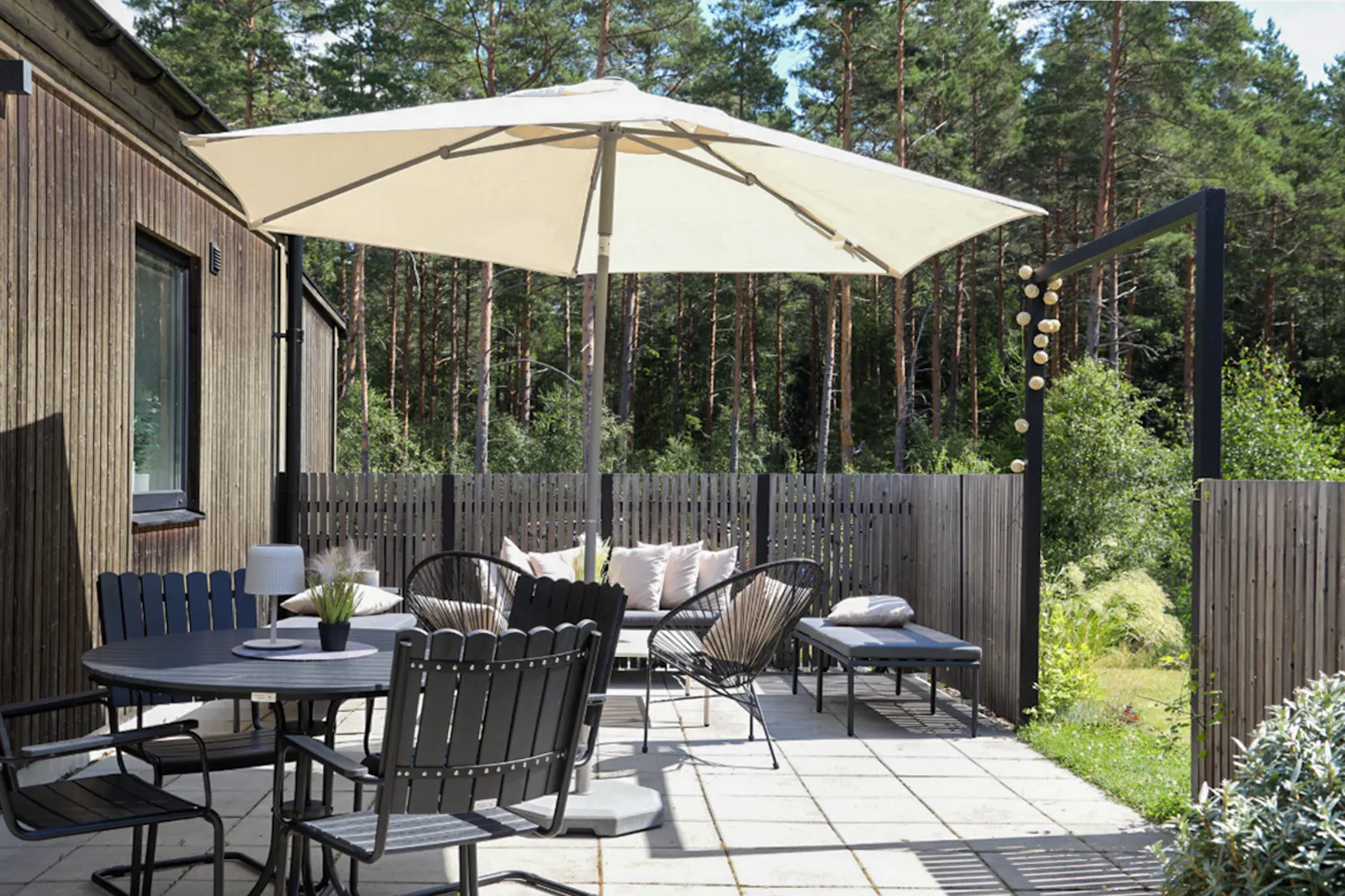 Sjöstuga med solnedgångar över Försjön – bild 17 av 24