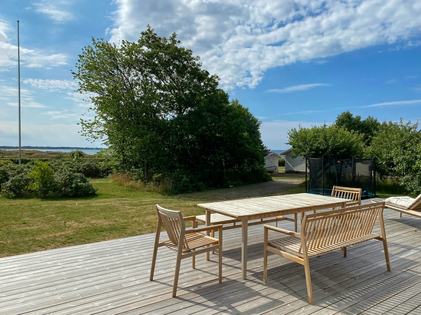 Familjehus i Haverdal med egen strand – bild 2 av 24