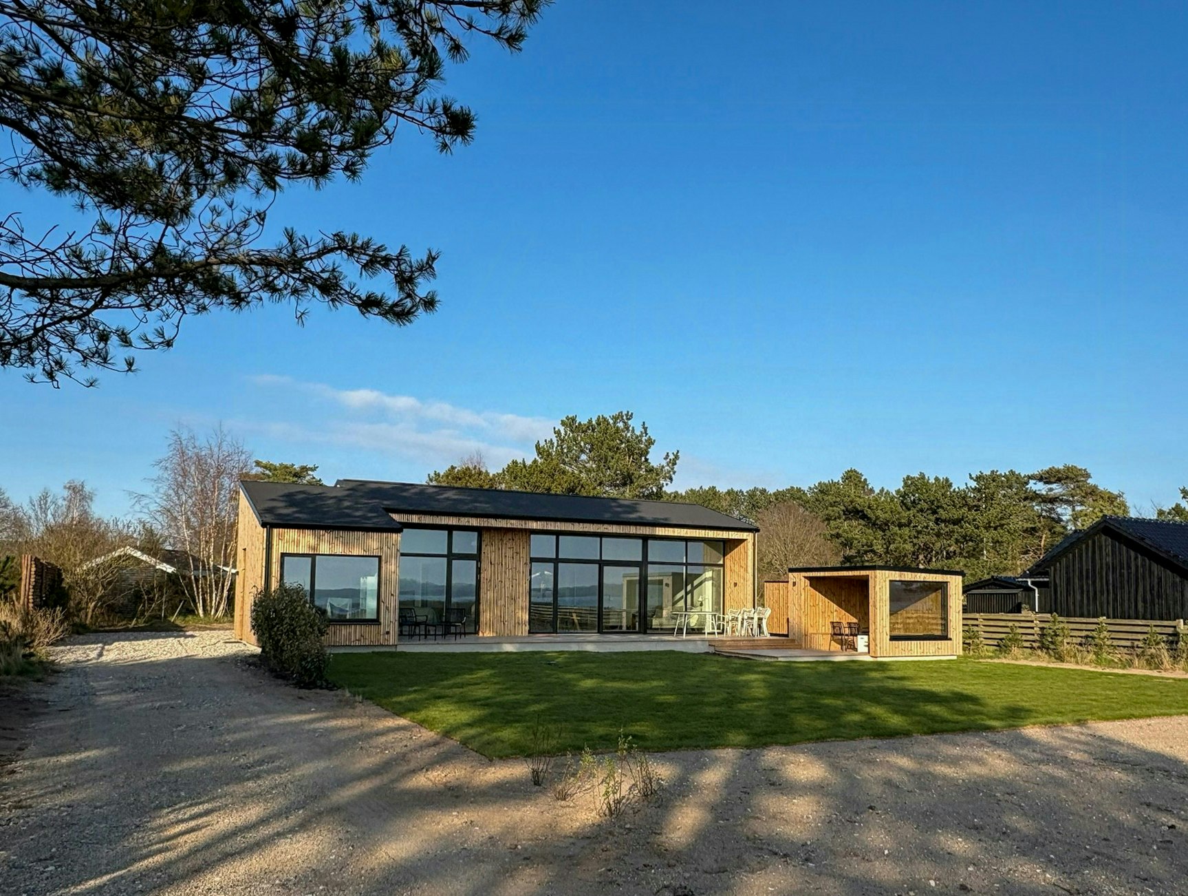 Prisvärda stugor i Djursland cover image