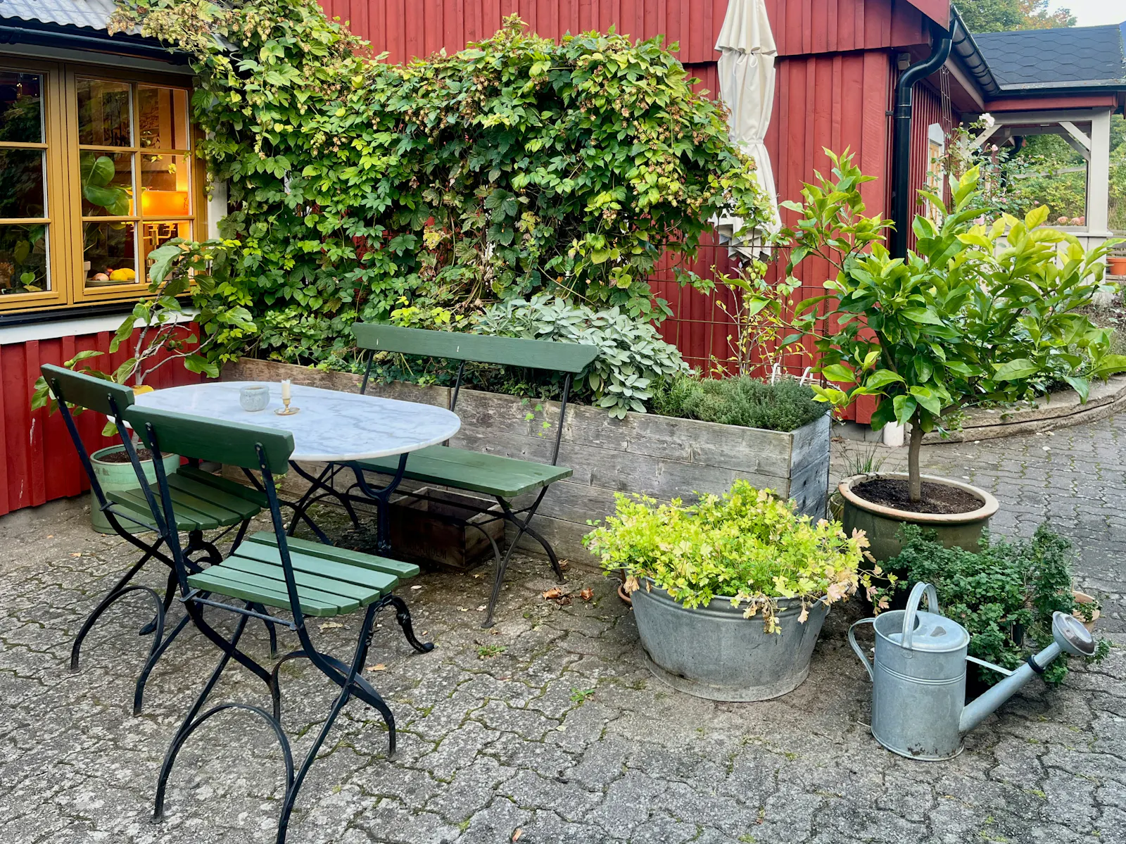 Stuga mitt i Brösarps backar på Österlen – bild 20 av 24