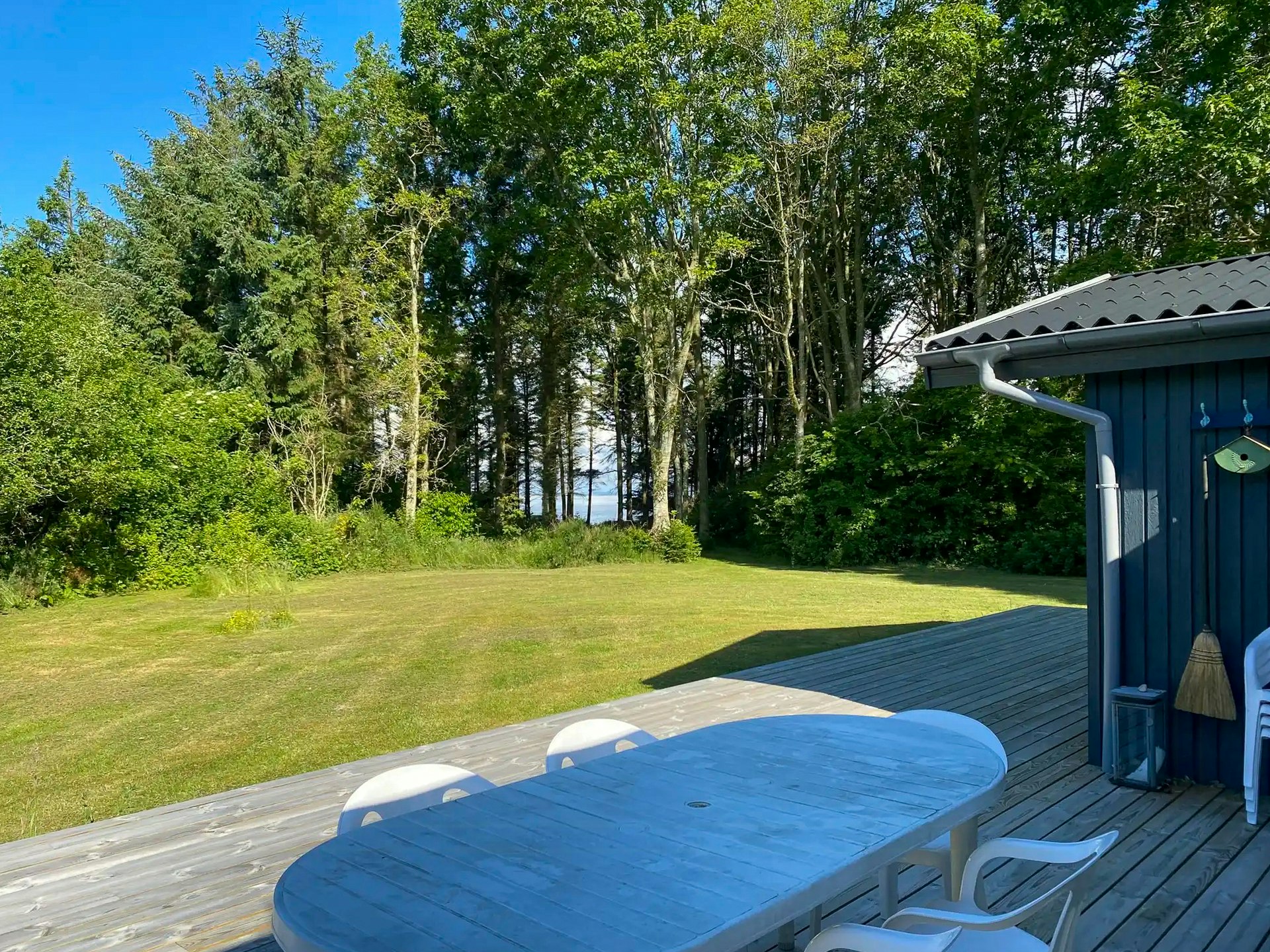 Idyllisk feriehus i første rekke til stranden