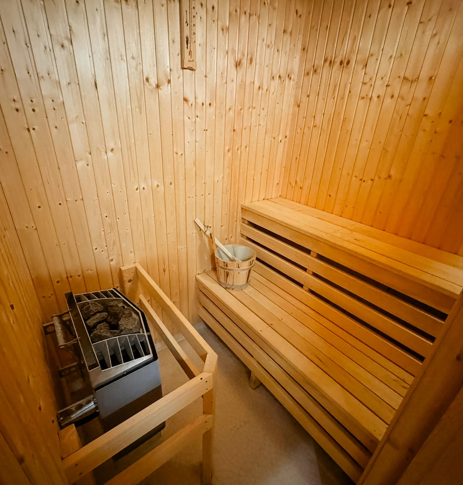 Rött skogshus med bastu nära Sunne – bild 20 av 24