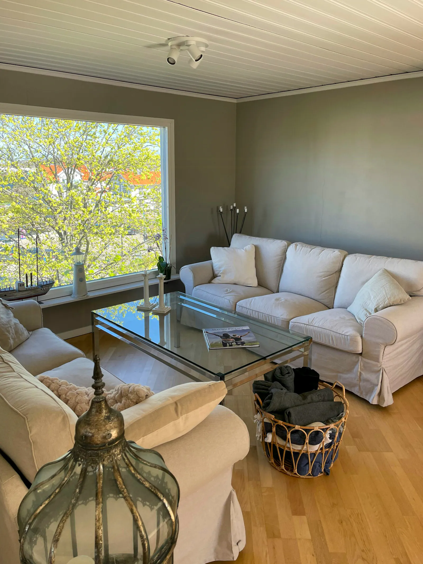 Bergshus med utsikt över Rönnängs skärgård – bild 8 av 24